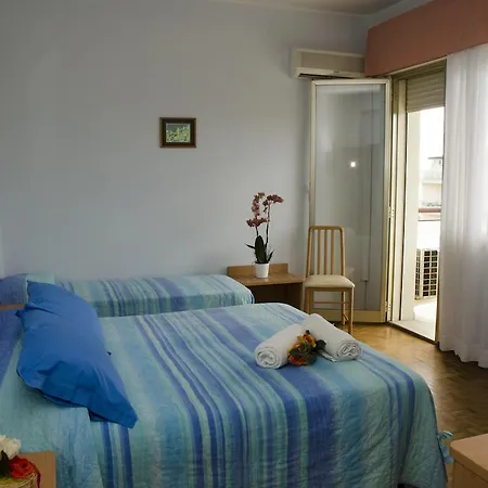 Consul Hotel 3*
